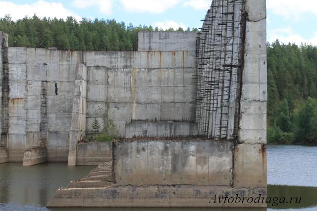 Недостроенная плотина Верхне - Араслановского водохранилища