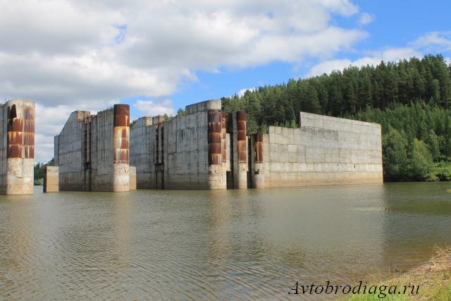 Недостроенная плотина Верхне - Араслановского водохранилища