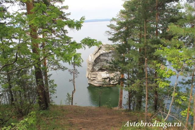 Шайтан камень на озере Иткуль Челябинская область